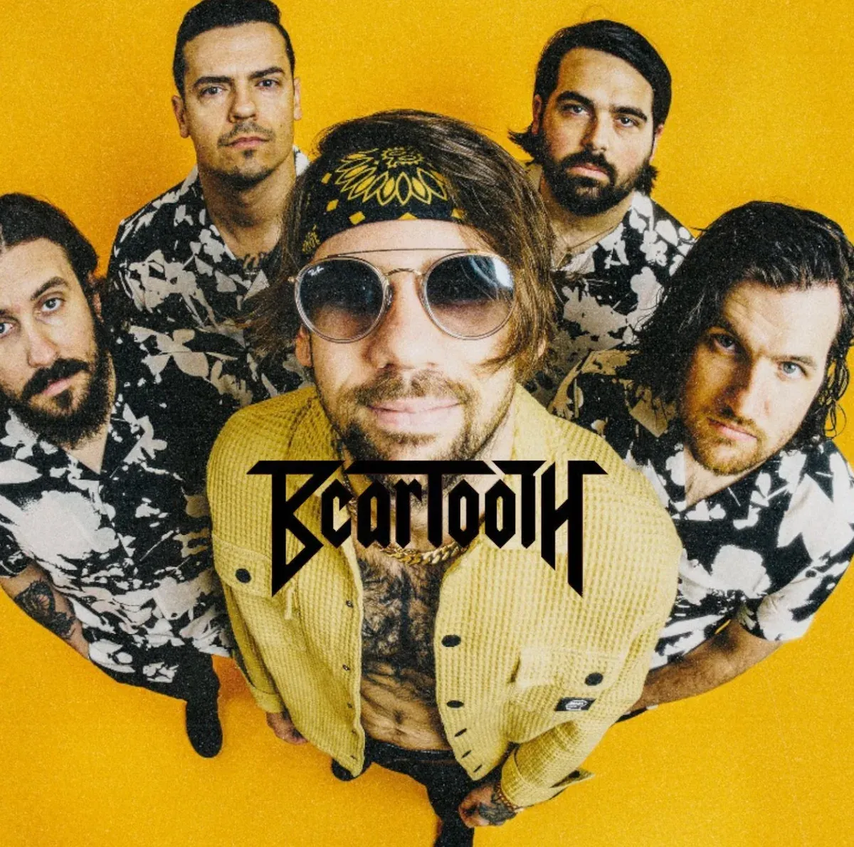 Caleb Shomo de Beartooth habla sobre su salida del armario en la escena metal