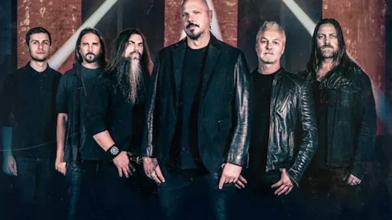 Soilwork lanza 'Night Whispers & Shining Lights' en plena gira europea por su 30.º aniversario